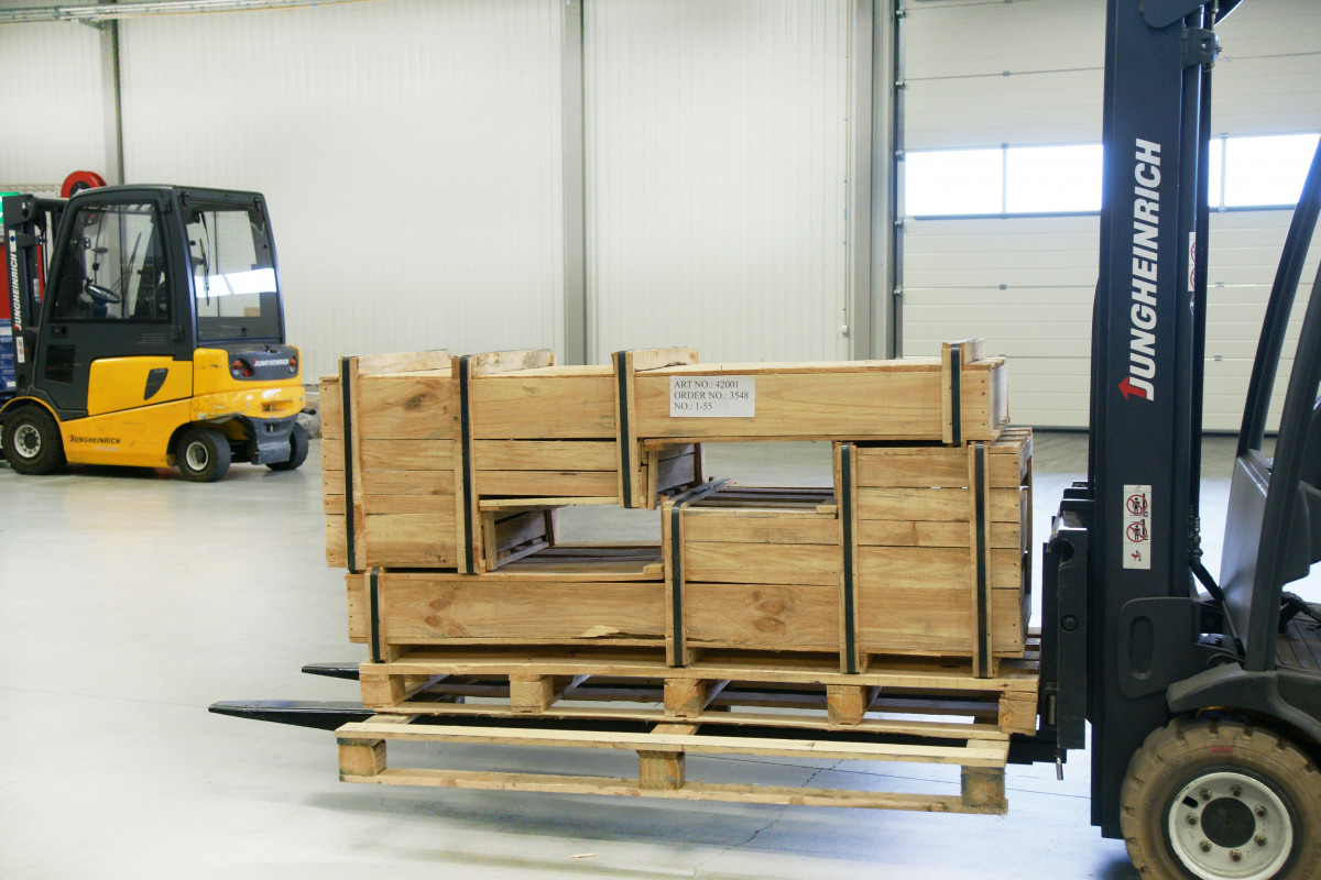 Šakinio krautuvo šakės  su tvirtinimo kaiščiu 2200mm ilgio