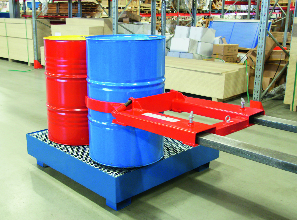 Automatinis statinių prispaudimo įtaisas šakiniam krautuvui