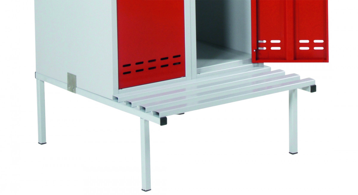 Keturių skyrių persirengimo spintelė