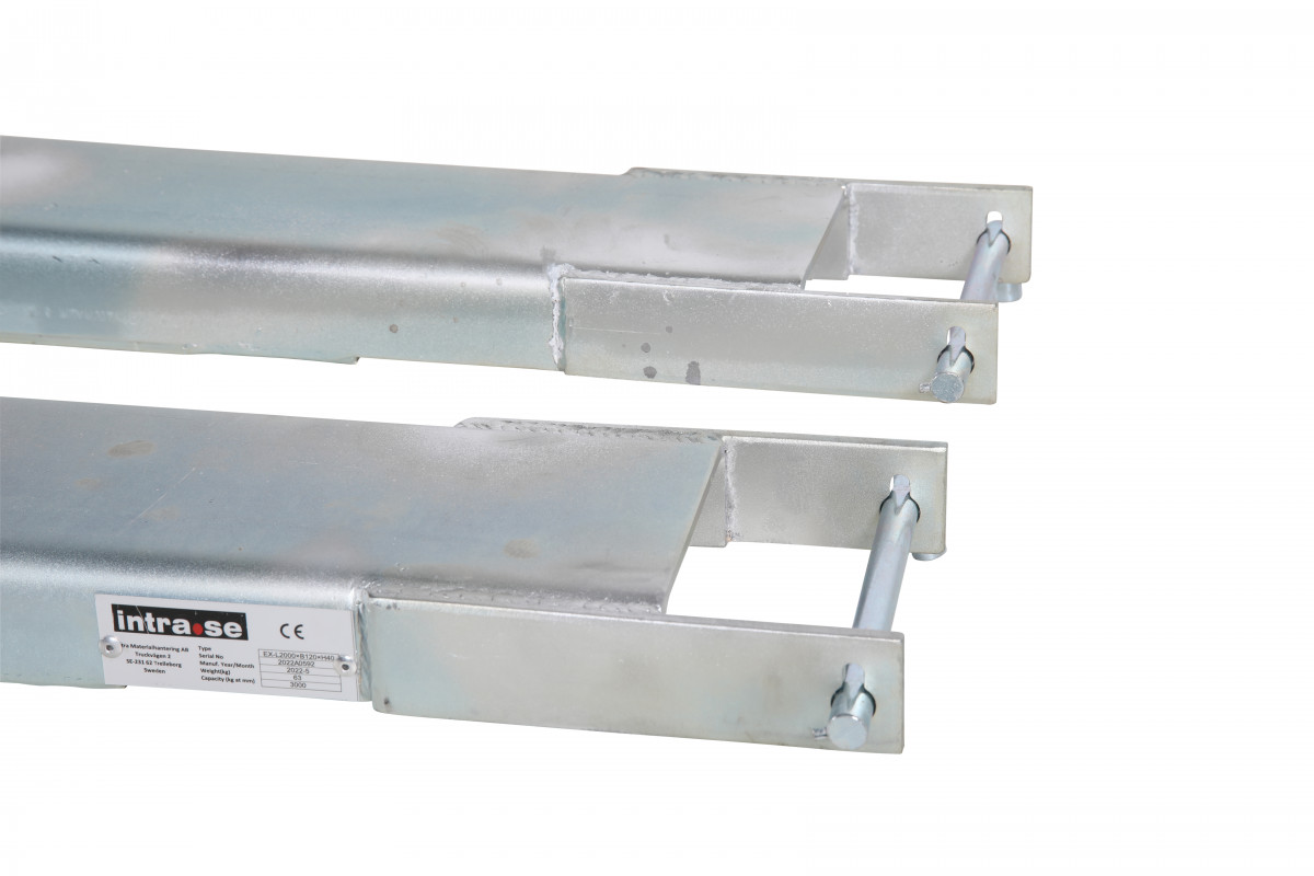 Cinkuotos šakinio krautuvo šakės su tvirtinimo kaiščiu 3000mm ilgio